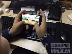 “呼朋唤友”齐玩《红刃OL》 晒图送充值卡